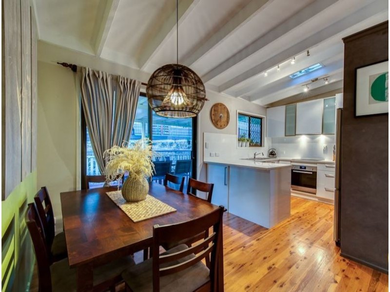 21 Wandearah Cres, Ferny Hills QLD 4055