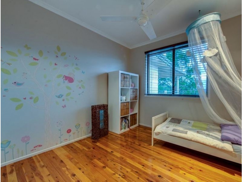 21 Wandearah Cres, Ferny Hills QLD 4055