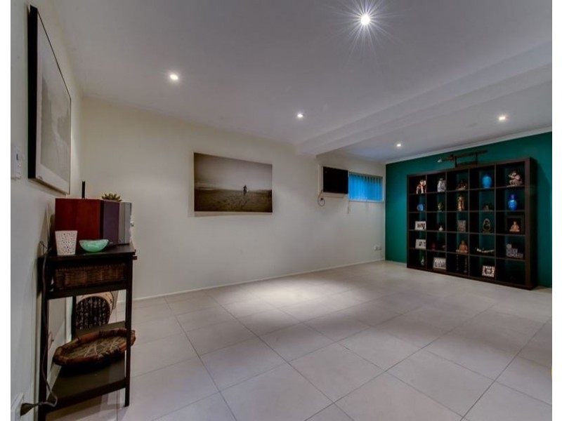 21 Wandearah Cres, Ferny Hills QLD 4055