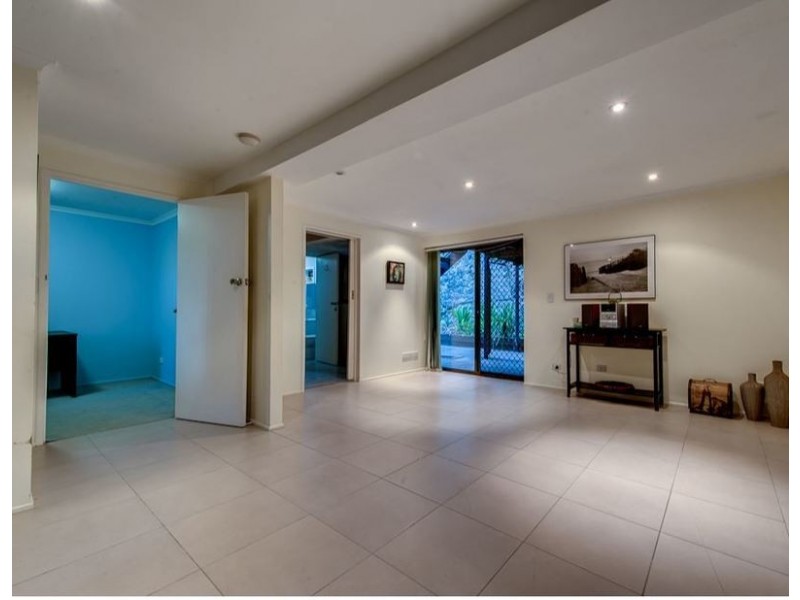 21 Wandearah Cres, Ferny Hills QLD 4055
