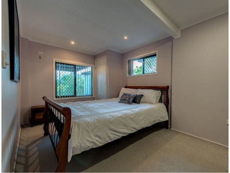 21 Wandearah Cres, Ferny Hills QLD 4055
