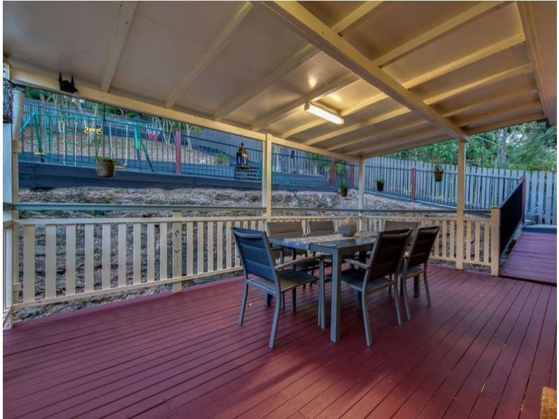 21 Wandearah Cres, Ferny Hills QLD 4055