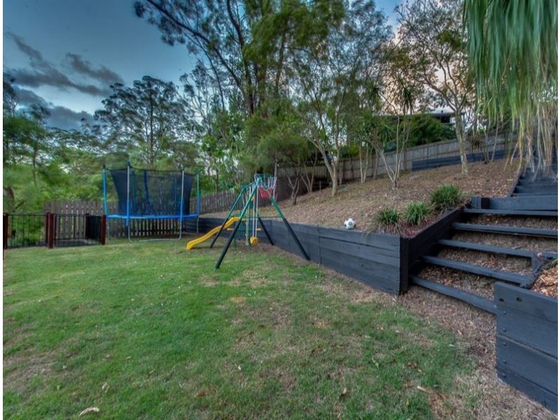 21 Wandearah Cres, Ferny Hills QLD 4055