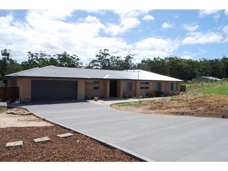 132 Toallo Street, Pambula NSW 2549