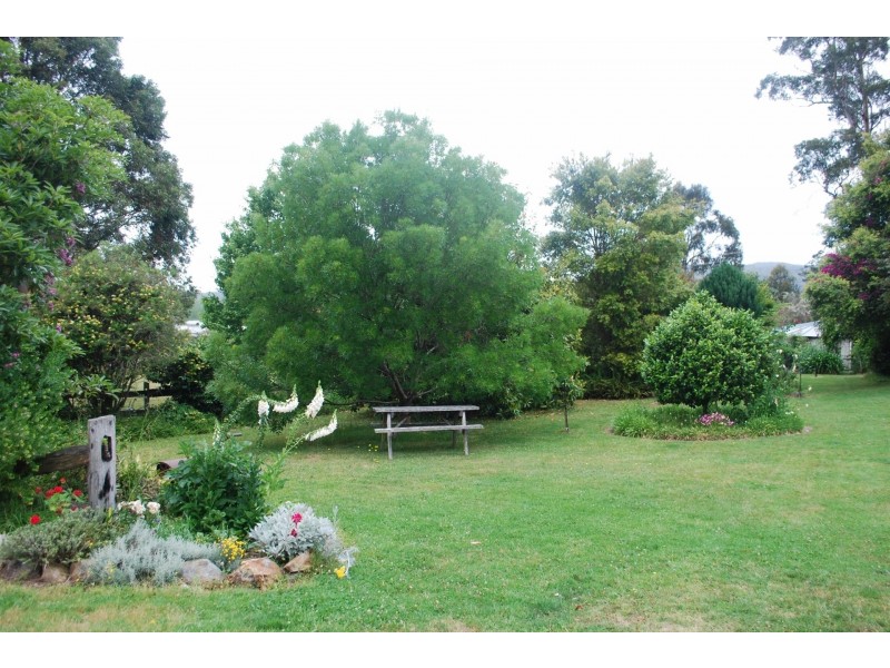 90 Oaklands Road, Pambula NSW 2549