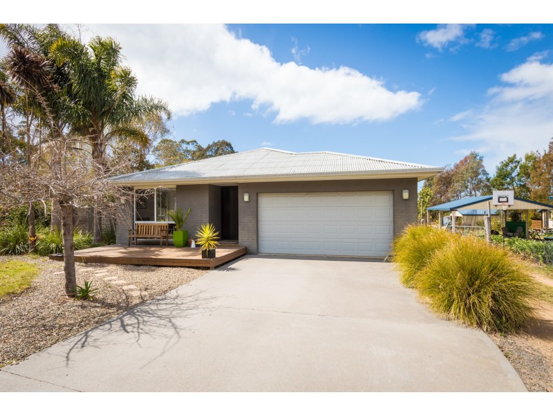 67 Rainbow Street, Pambula NSW 2549