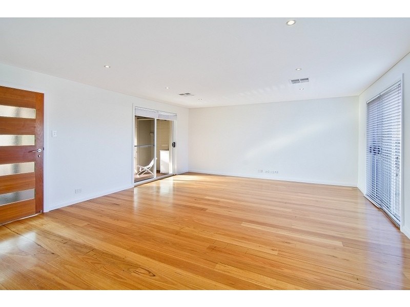 90a Macquarie Street, Chifley NSW 2036