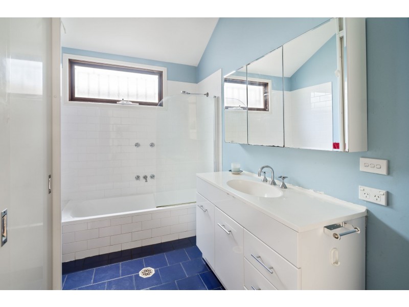 33 Falls Street, Leichhardt NSW 2040