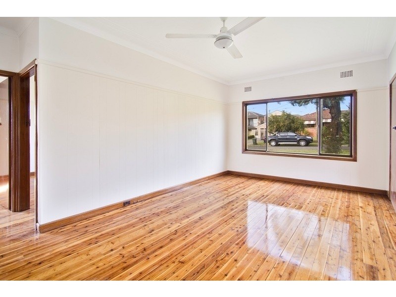 5 Lionel Street, Ingleburn NSW 2565