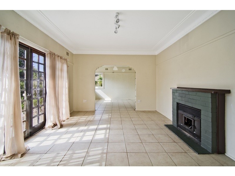 44 Waratah Crescent, Macquarie Fields NSW 2564