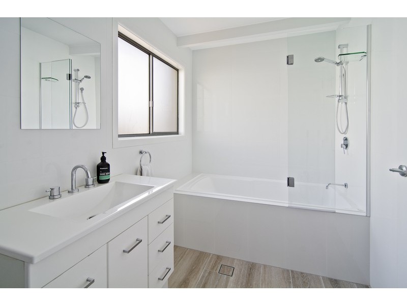 53 Curl Curl Parade, Curl Curl NSW 2096