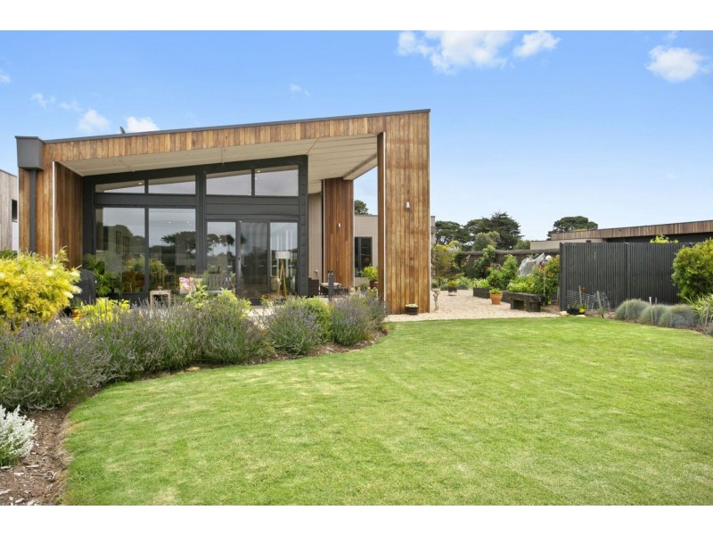 21b Plantation Drive, Connewarre VIC 3227