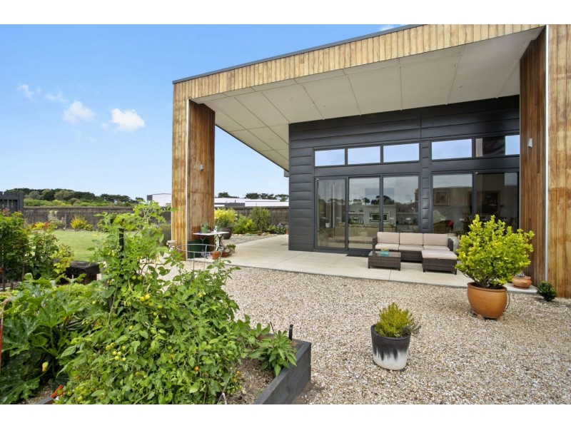 21b Plantation Drive, Connewarre VIC 3227