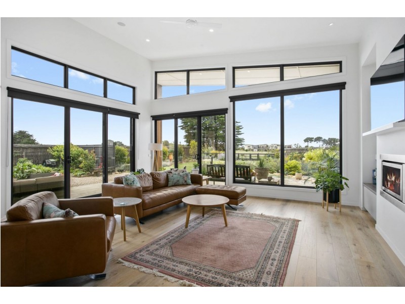 21b Plantation Drive, Connewarre VIC 3227