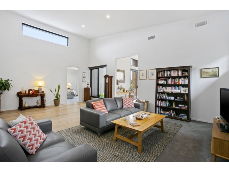 21b Plantation Drive, Connewarre VIC 3227