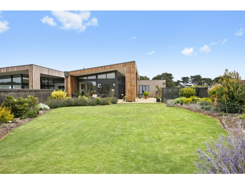 21b Plantation Drive, Connewarre VIC 3227