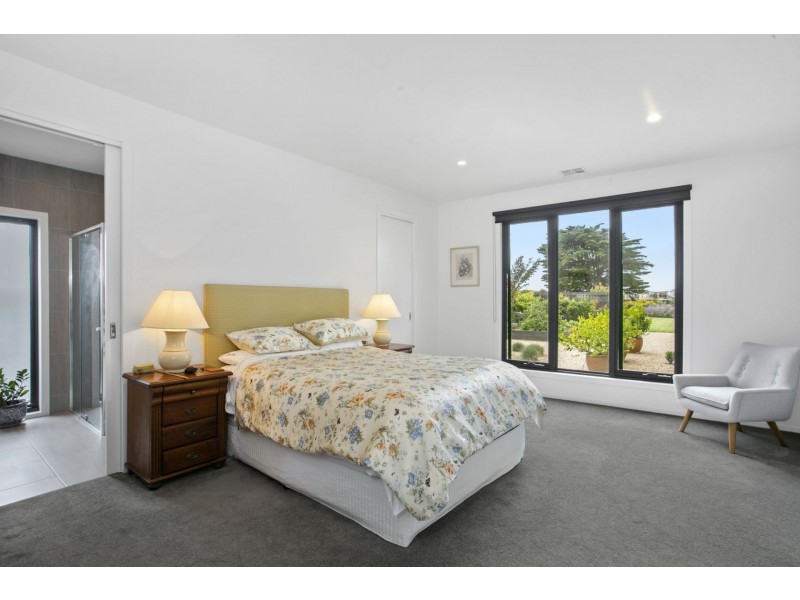 21b Plantation Drive, Connewarre VIC 3227