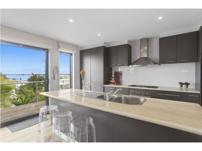 2/9-11 The Parade, Ocean Grove VIC 3226