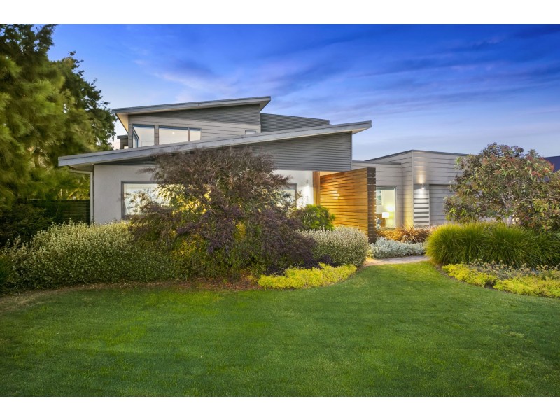 22 Plantation Drive, Connewarre VIC 3227