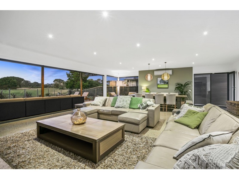 22 Plantation Drive, Connewarre VIC 3227