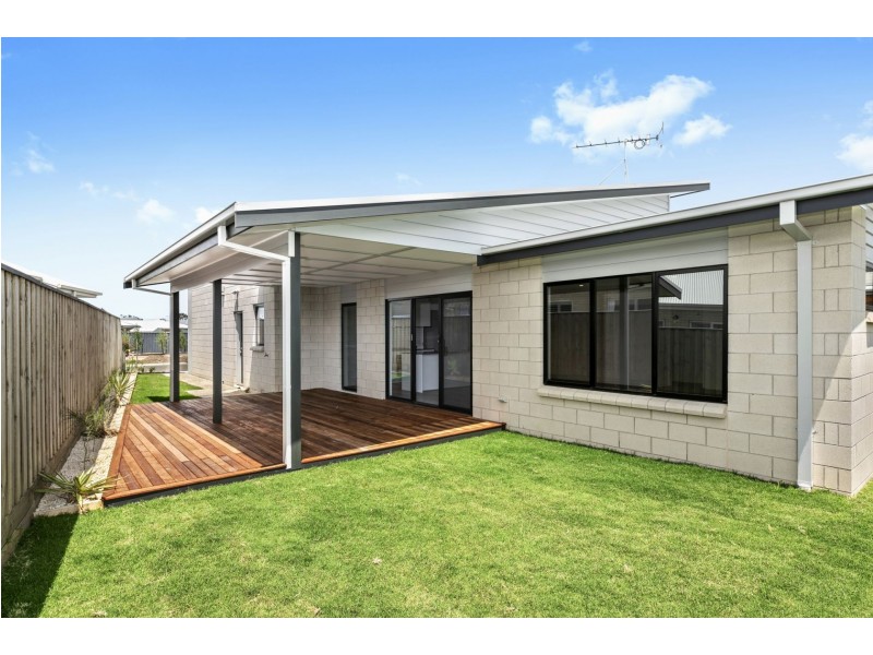 33 Blue Mallee Drive, Ocean Grove VIC 3226