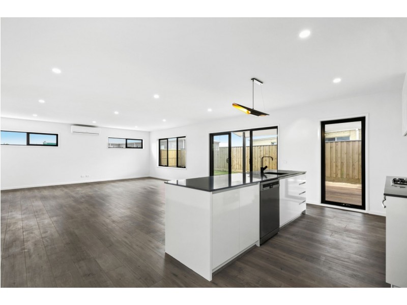 33 Blue Mallee Drive, Ocean Grove VIC 3226