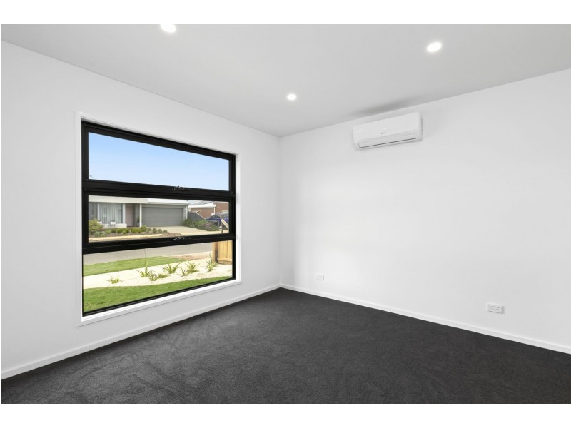 33 Blue Mallee Drive, Ocean Grove VIC 3226