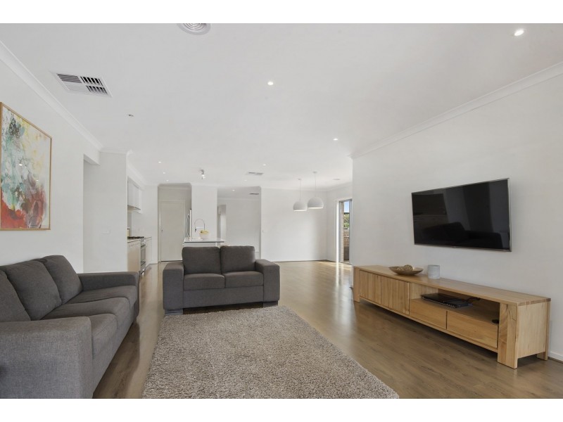 10 Merlan Street, Ocean Grove VIC 3226