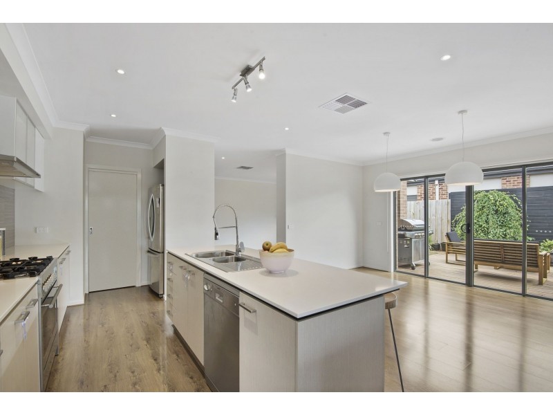 10 Merlan Street, Ocean Grove VIC 3226