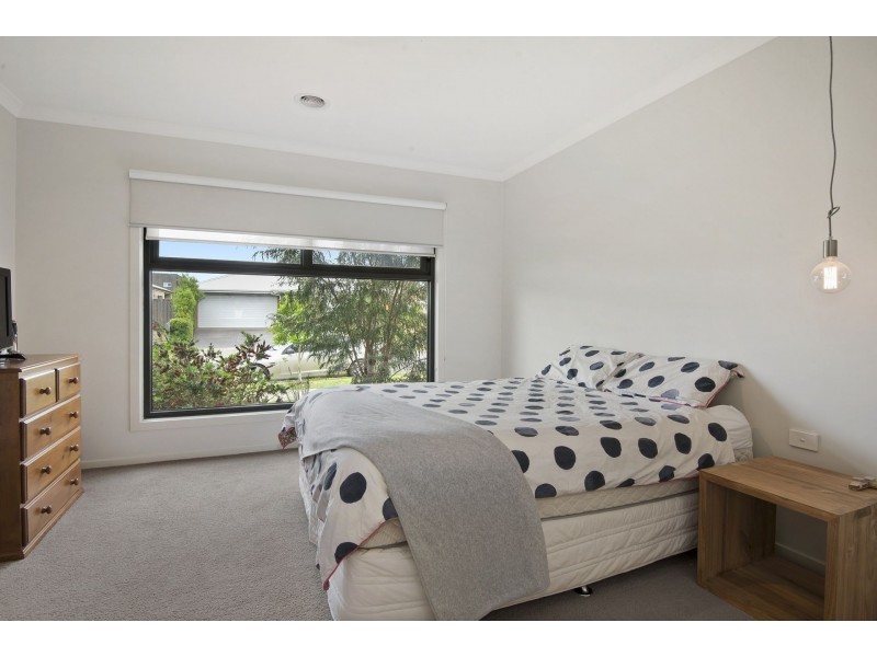 10 Merlan Street, Ocean Grove VIC 3226