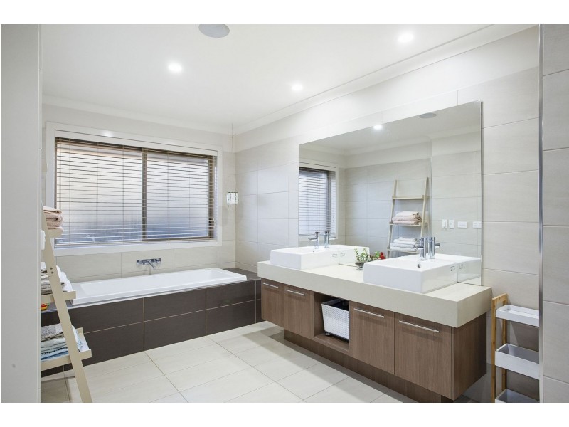 57 Oakdean Boulevard, Ocean Grove VIC 3226