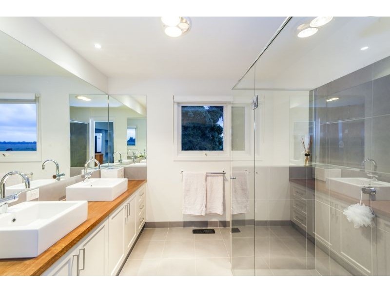 16 Furneaux Close, Barwon Heads VIC 3227