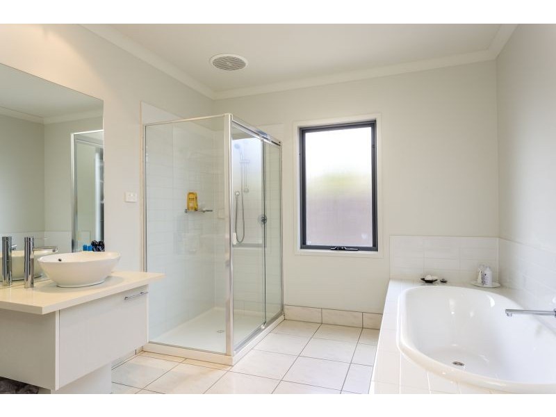 86 Fourteenth Road, Barwon Heads VIC 3227