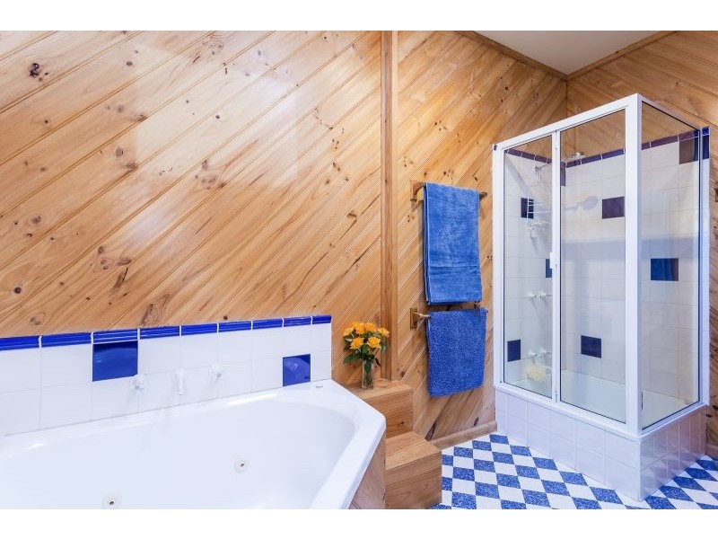 9 Saratoga Avenue, Barwon Heads VIC 3227