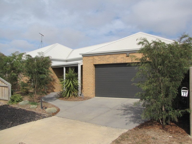 33 Marvins Place, Marshall VIC 3216
