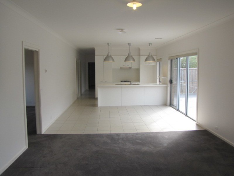 33 Marvins Place, Marshall VIC 3216