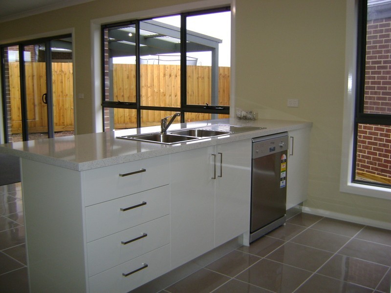 2 Shelburn Way, Ocean Grove VIC 3226