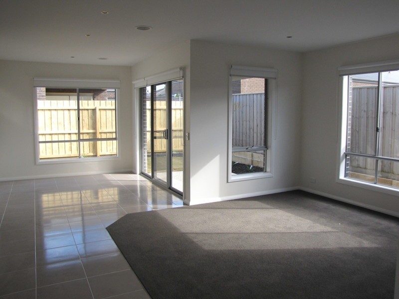 2/8-14  Dalkeith Crescent, Ocean Grove VIC 3226