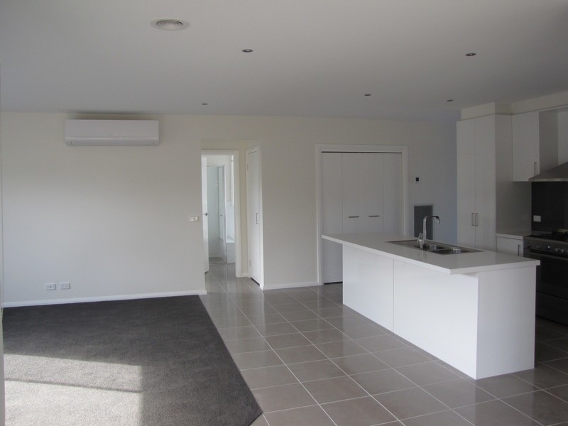 2/8-14  Dalkeith Crescent, Ocean Grove VIC 3226