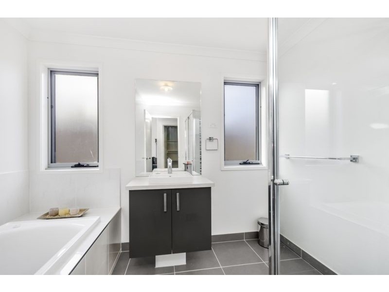 5 Parkside Boulevard, Ocean Grove VIC 3226