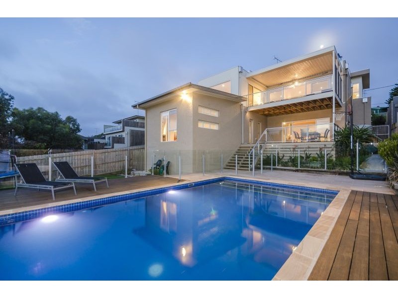 1/22 Mallaluka Avenue, Ocean Grove VIC 3226