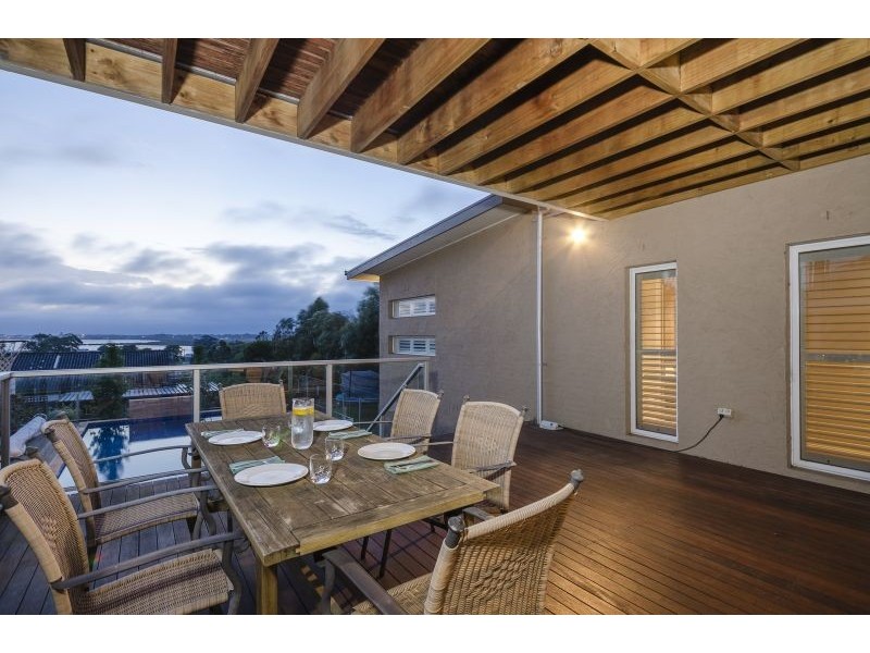 1/22 Mallaluka Avenue, Ocean Grove VIC 3226
