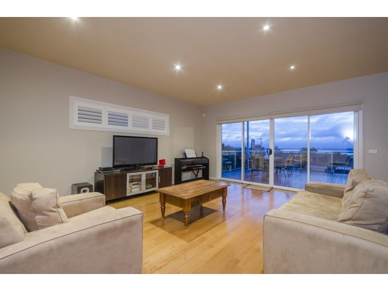 1/22 Mallaluka Avenue, Ocean Grove VIC 3226