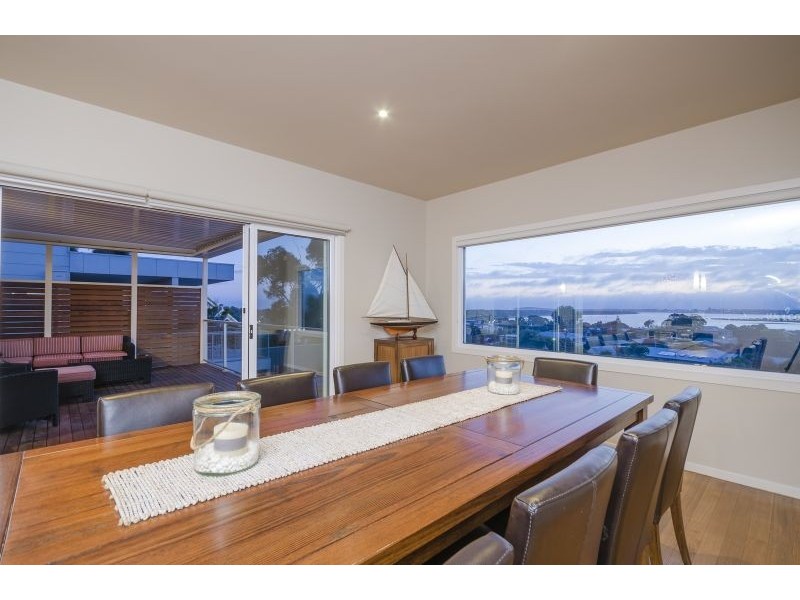 1/22 Mallaluka Avenue, Ocean Grove VIC 3226