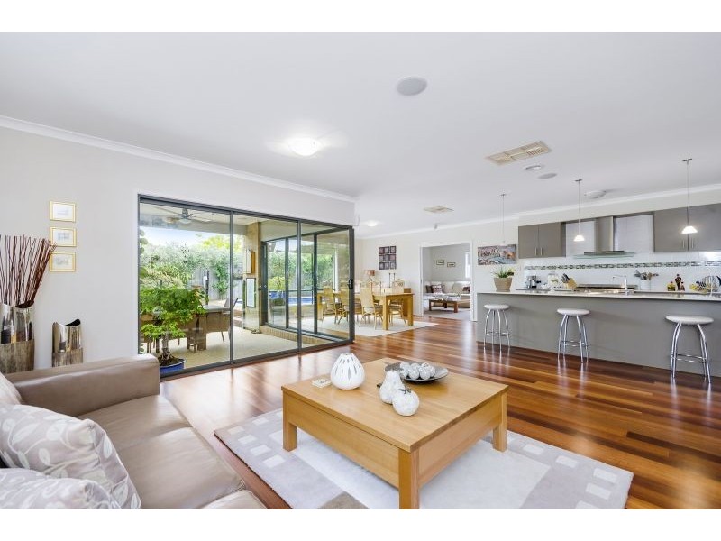 8 Lindors Close, Queenscliff VIC 3225