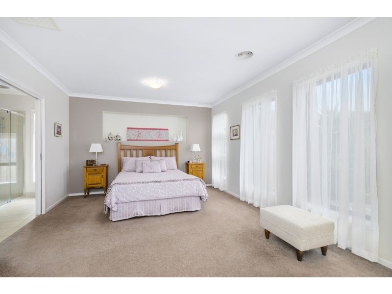 8 Lindors Close, Queenscliff VIC 3225