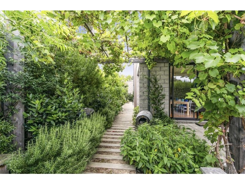 8/22 Grove Road, Barwon Heads VIC 3227