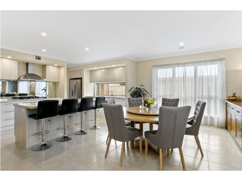 14 Janelle Way, Ocean Grove VIC 3226