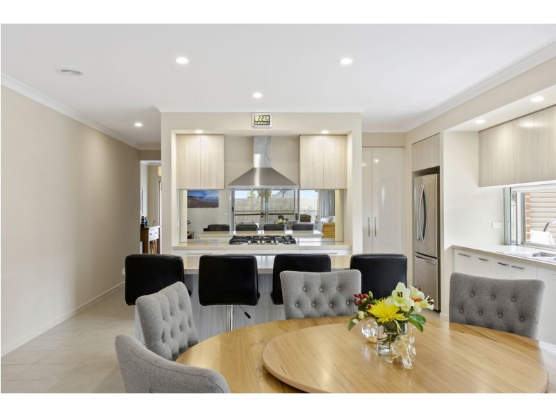 14 Janelle Way, Ocean Grove VIC 3226