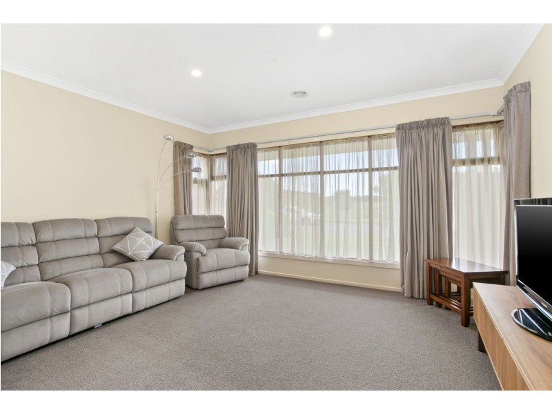 14 Janelle Way, Ocean Grove VIC 3226